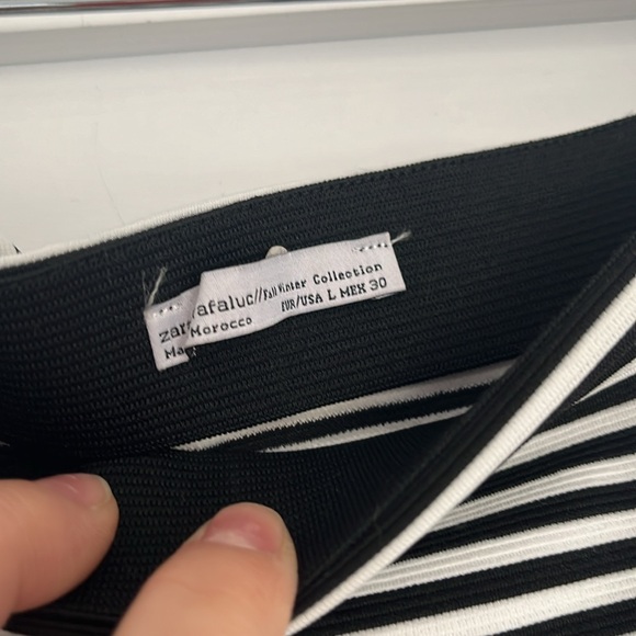 Zara skirt - Picture 3 of 3